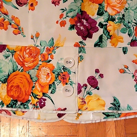 NWOT Floral Stretch Blazer in White, Burgundy, Orange, Yellow, Green, 6 - Picture 16 of 16